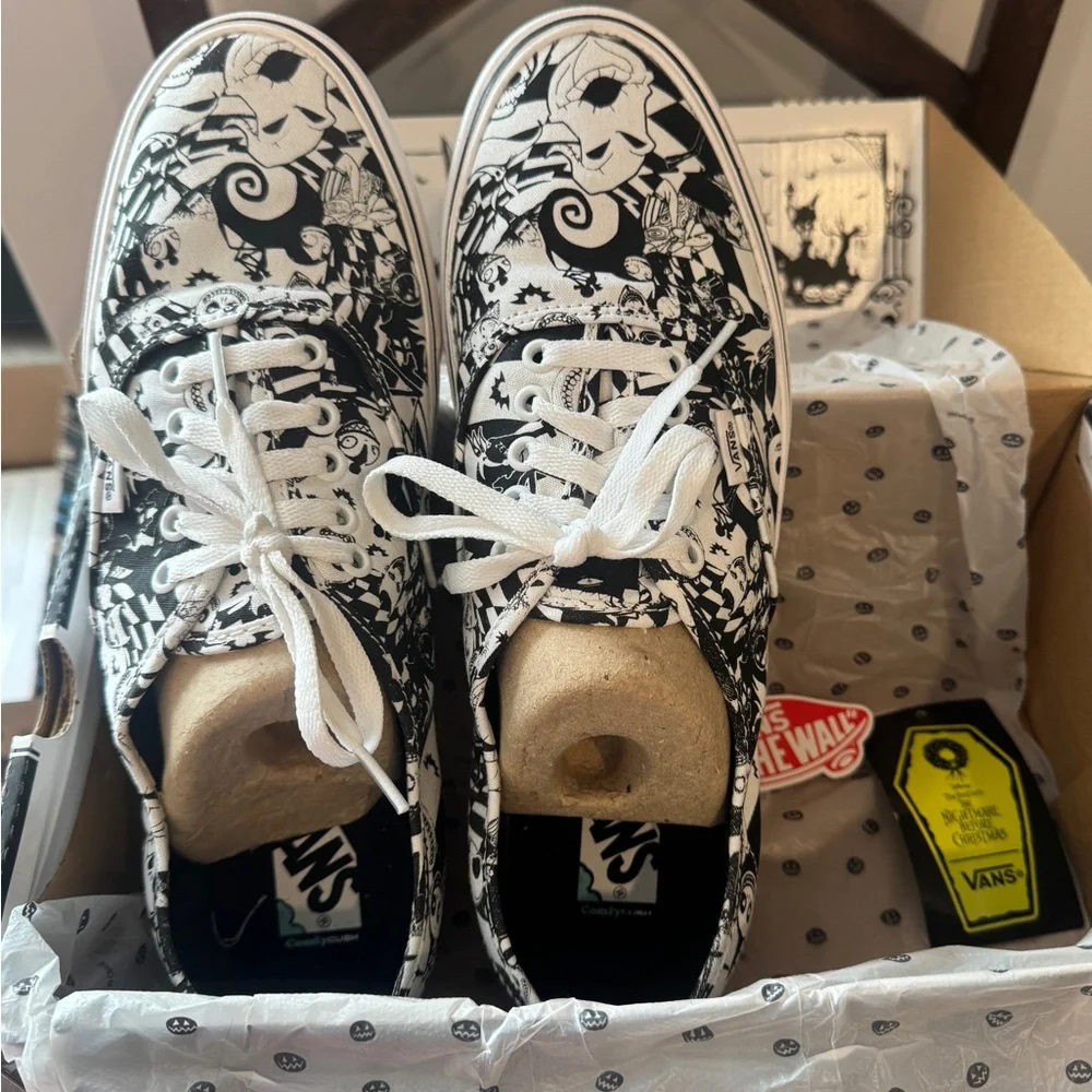 Collectible Vans Tim Burtons Nightmare Before Christmas Low-Tops M10.5/W12 - Picture 2 of 6